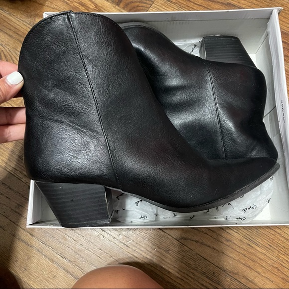 Black Women Booties - Picture 2 of 12